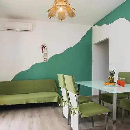 Апартаменти With Sea View Vii *